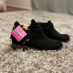 Sketchers Memory Foam Booties NWT